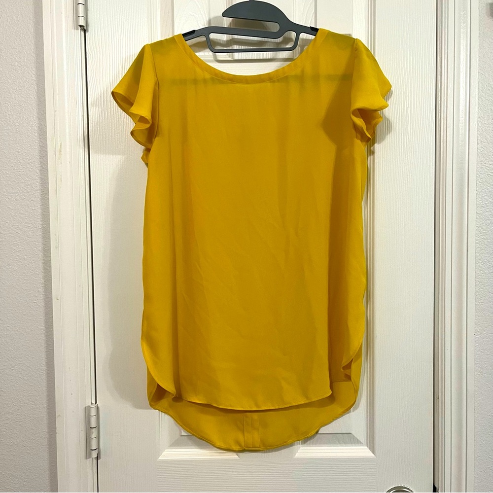 Loft outlet yellow women’s top flutter sleeve